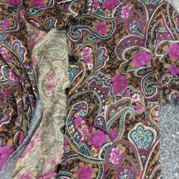 Vintage paisley blouse with shoulder pads - Picture 3 of 7